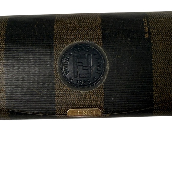 Fendi glasses case - Picture 3 of 7